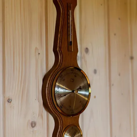 Vysoka Brama дерев'яний будиночок з чаном * Oriv