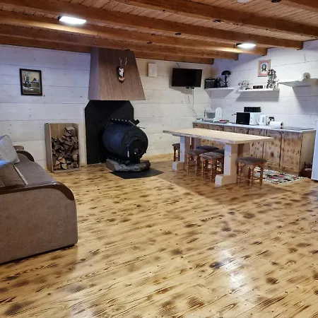 Holiday home Vysoka Brama дерев'яний будиночок з чаном Oriv